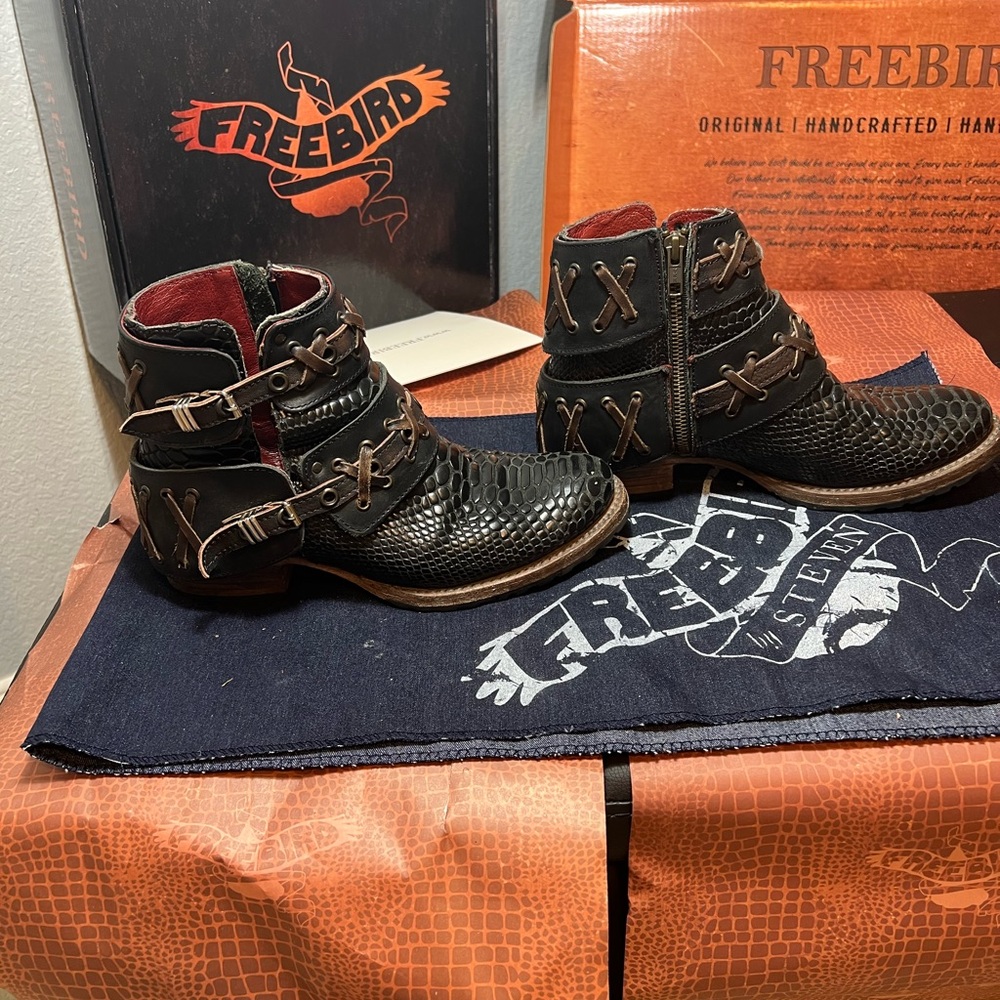 Freebird by Steven Women’s Dublin size 7 like new rare true black